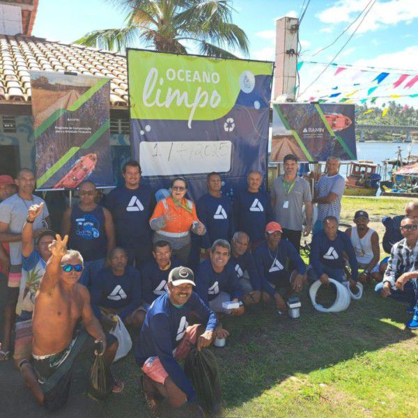 Oceano Limpo: ação da BAMIN mobiliza e premia pescadores por coleta de lixo no litoral de Ilhéus