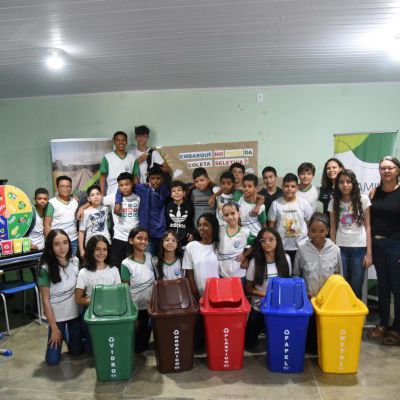 Resíduos sólidos foi o tema de debate com alunos de Lagoa Real