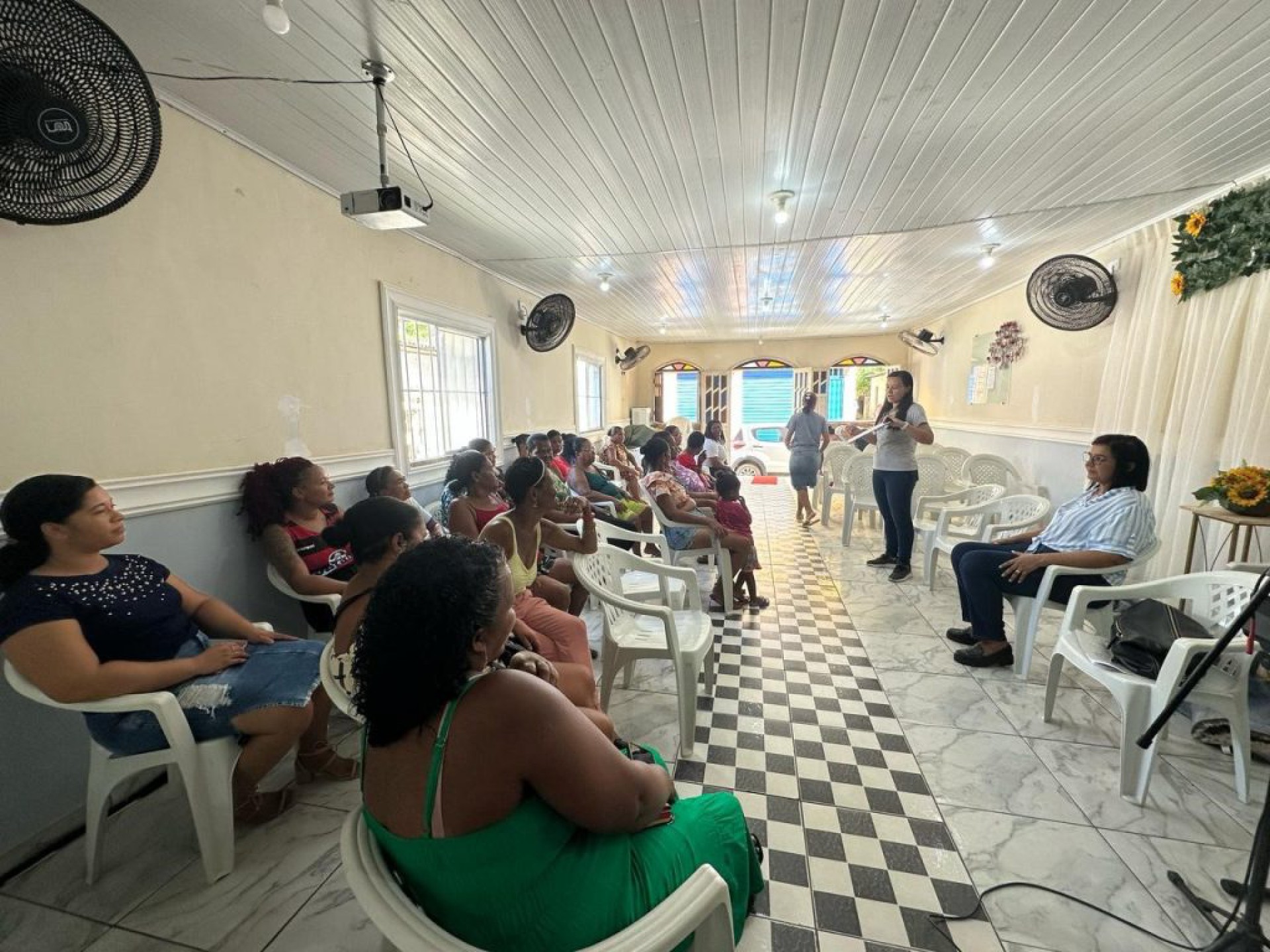 BAMIN promove encontro sobre empoderamento feminino com mulheres do Subprograma de Reassentamento Rural