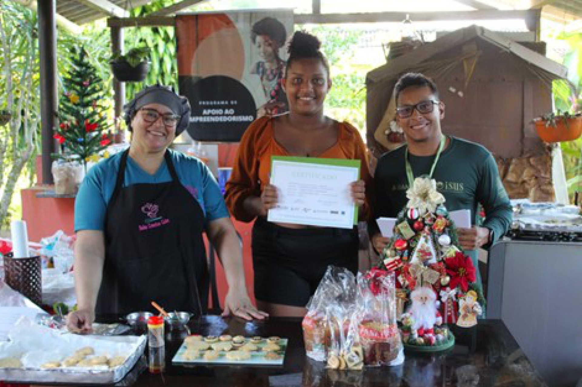 Oficina de panetones e doces natalinos promovida pela BAMIN garante renda extra para mulheres baianas