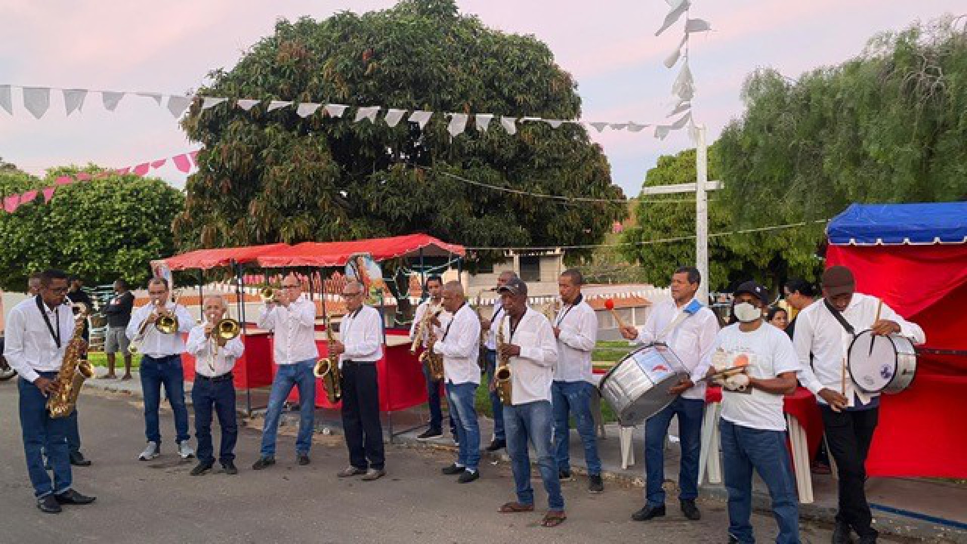 Padroeiros arrastam multidões no interior da Bahia