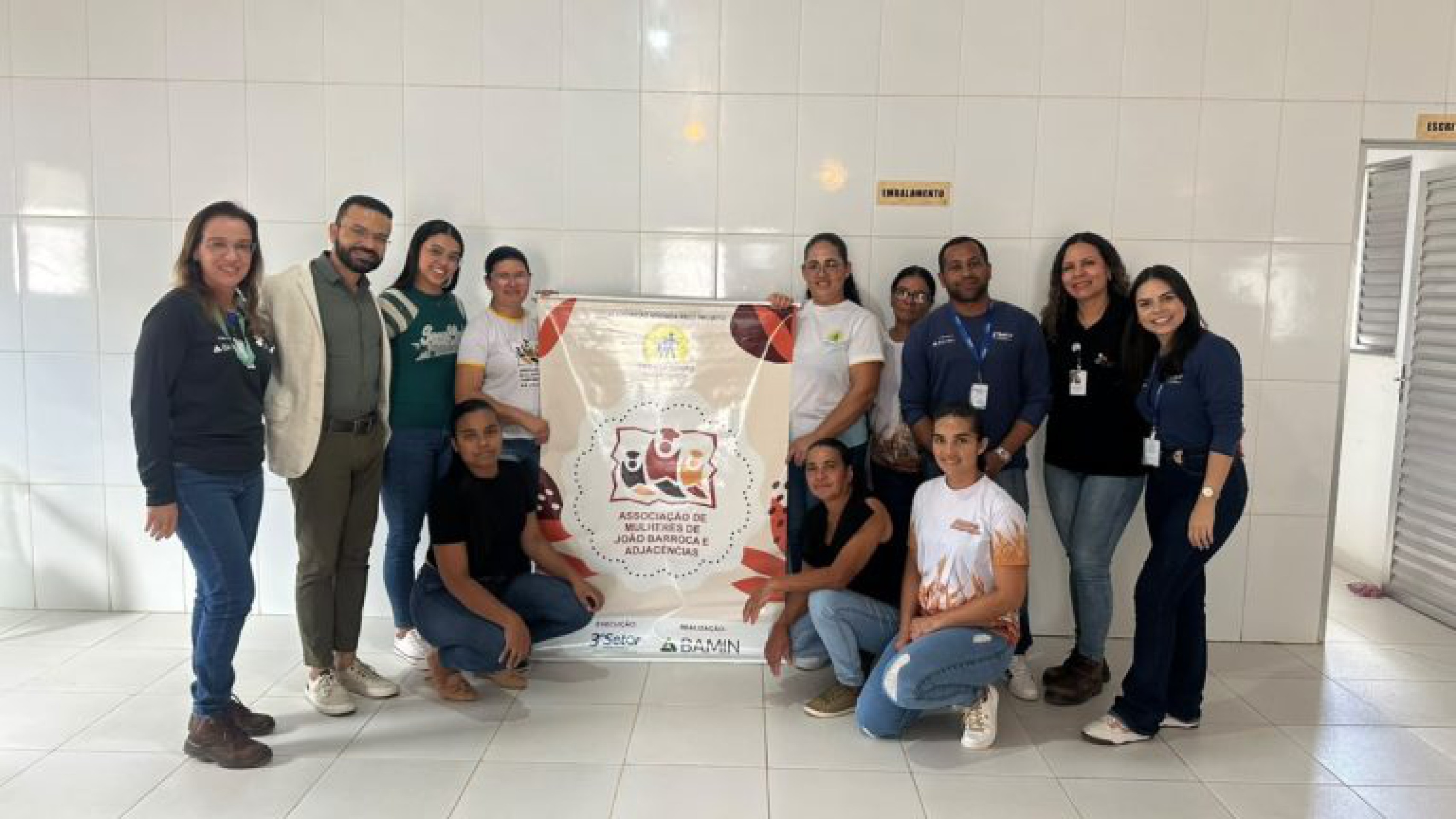 BAMIN fortalece a geração de renda feminina por meio da qualificação de mulheres no Projeto Transformar