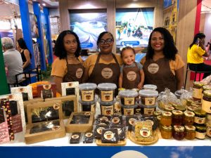 Empreendedora da Incubadora Social leva sabores da agricultura familiar ao festival de chocolate em Ilhéus