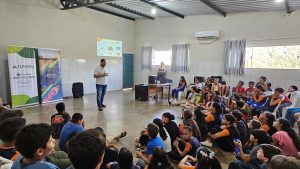 BAMIN mobiliza mais de mil estudantes em ações de educação ambiental no entorno da FIOL1