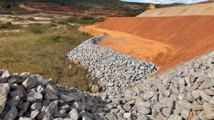BAMIN revitaliza área de dreno de fundo para futura pilha de estéril da Mina Pedra de Ferro